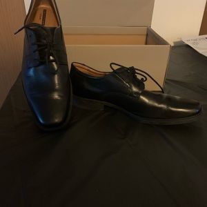Men’s Clark’s black leather dress shoe, size 10